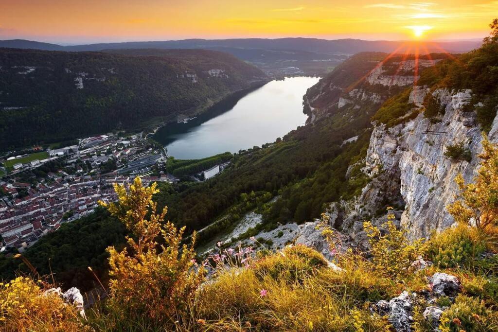 Joli Appartement En Face De Lac Nantua Ngoại thất bức ảnh