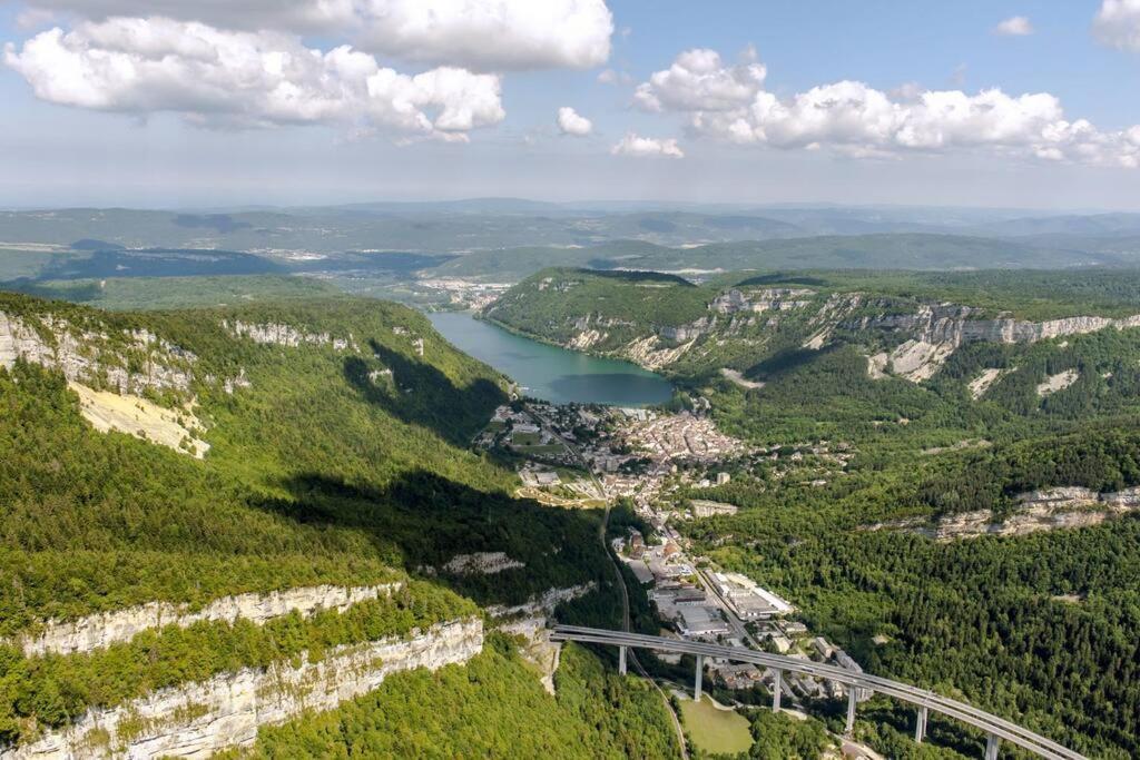 Joli Appartement En Face De Lac Nantua Ngoại thất bức ảnh